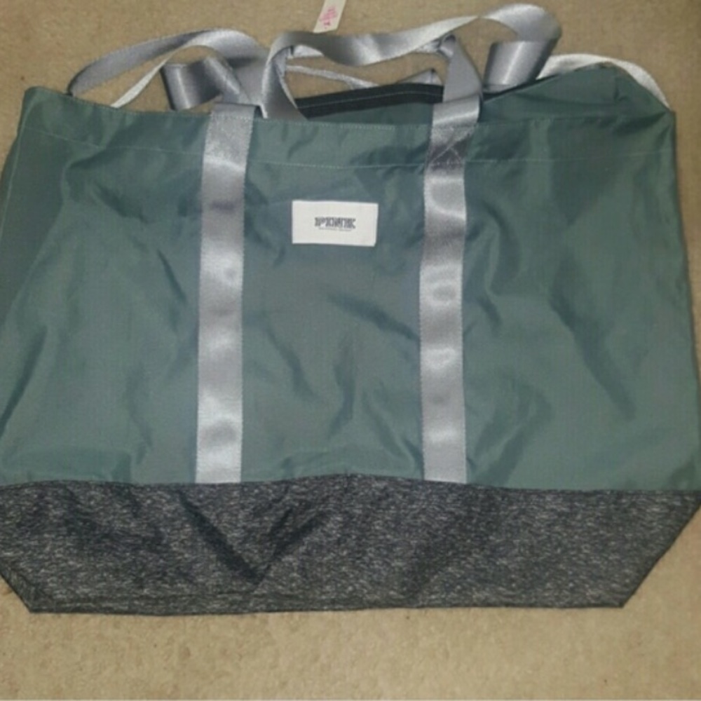 Huge duffle travel bag